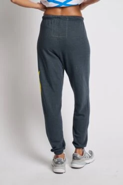 Classic Sweatpants -Neka Clothing CROPBOYFRIENDT SHIRT 0025