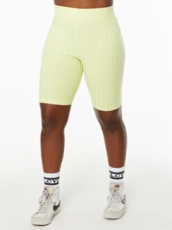 GOOD AMERICAN Wide Rib Biker Short Key Lime