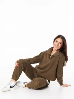 Billie Sweatpant Olive -Neka Clothing SW58609546.3050.5
