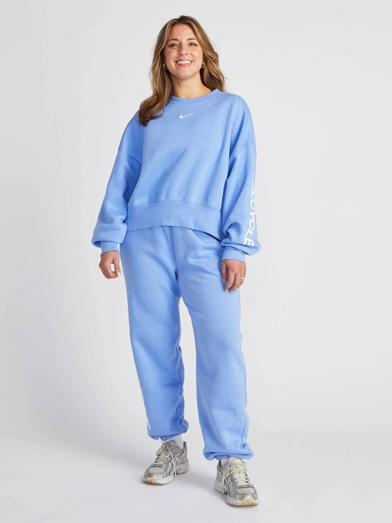 Nike Over-Oversized Crew-Neck Sweatshirt 7 Nike Over-Oversized Crew-Neck Sweatshirt - Image 5